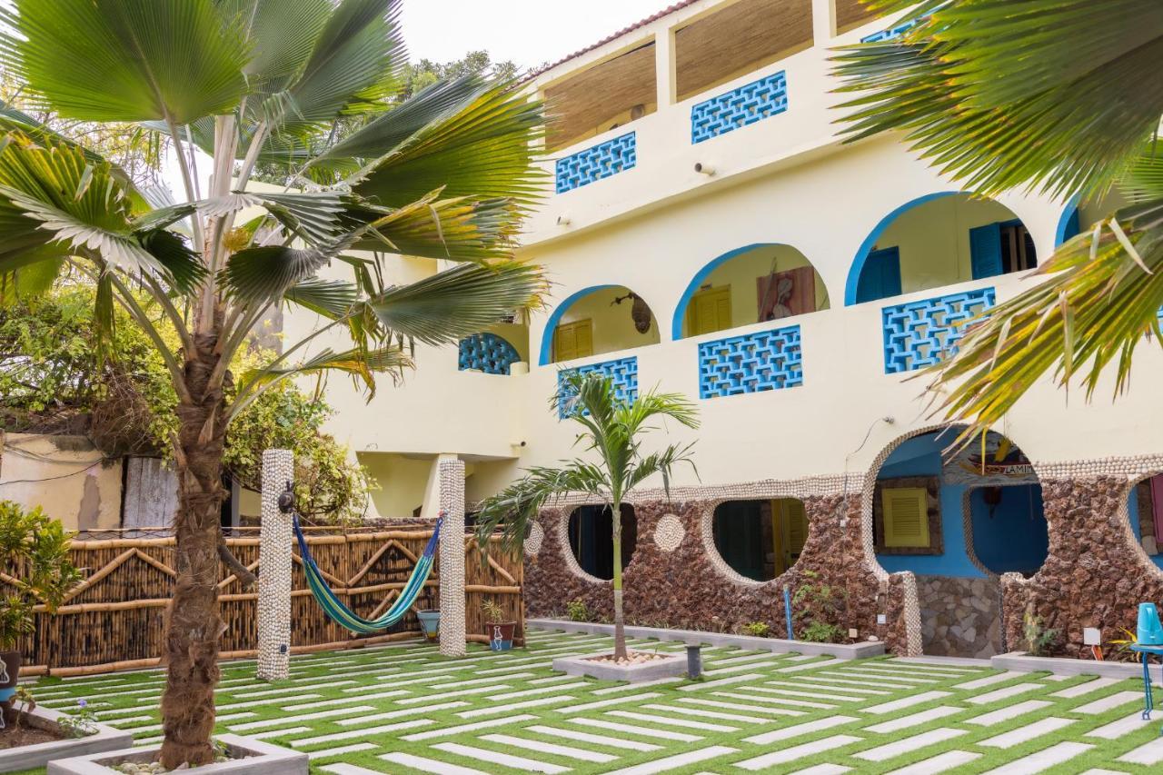 Hotel Mimosa Airport Тубаб Диалау Екстериор снимка