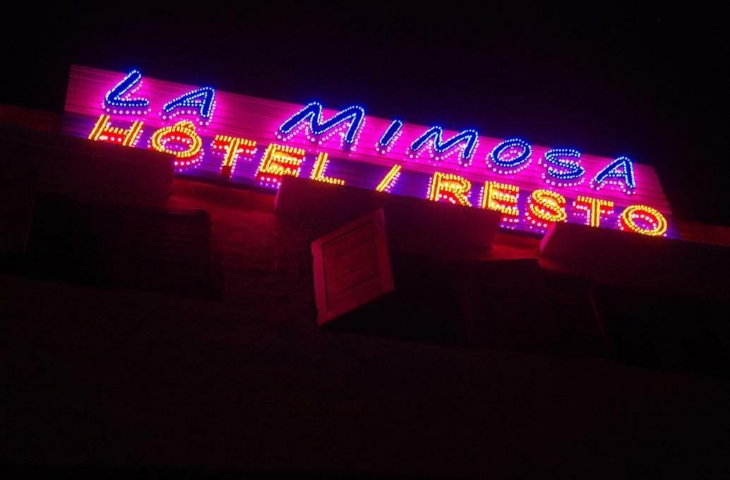 Hotel Mimosa Airport Тубаб Диалау Екстериор снимка